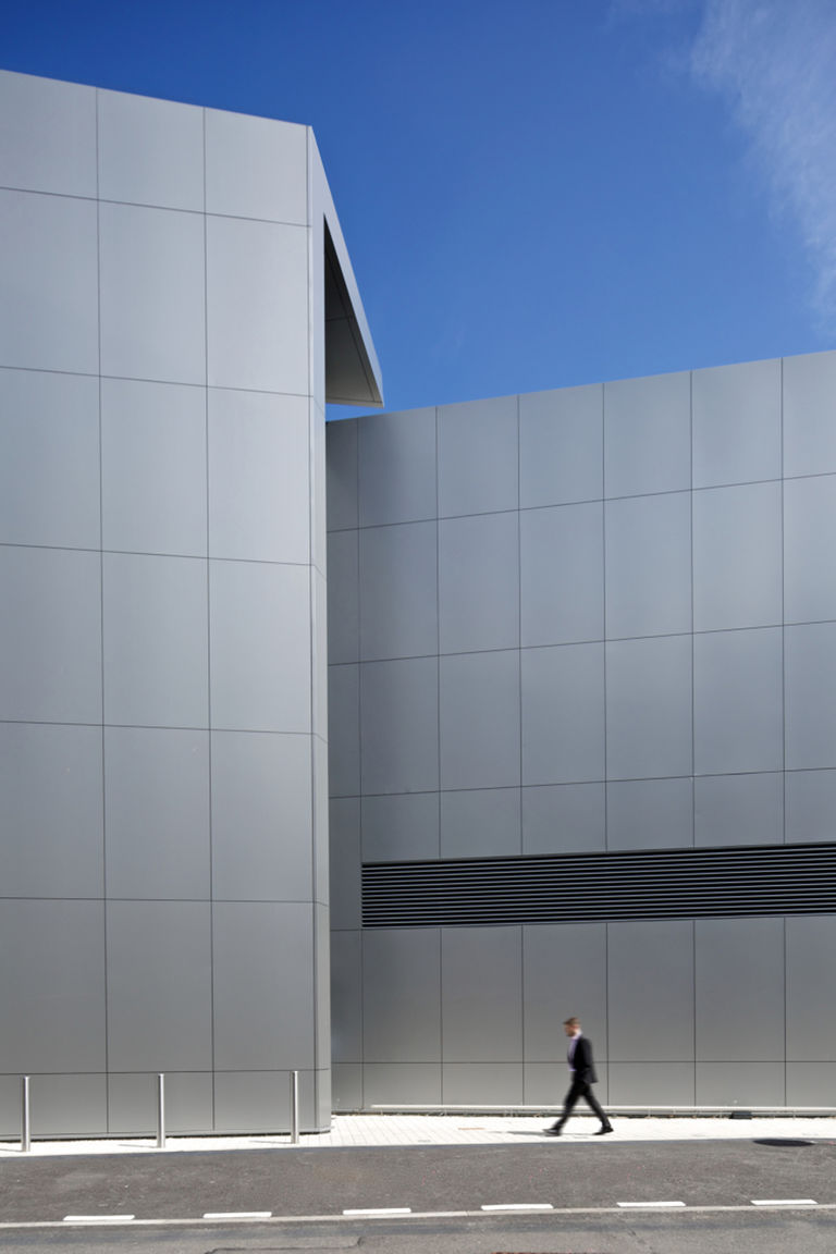 External façade detail at BP's Upstream Learning Centre at their Sunbury campus, designed by Broadway Malyan.