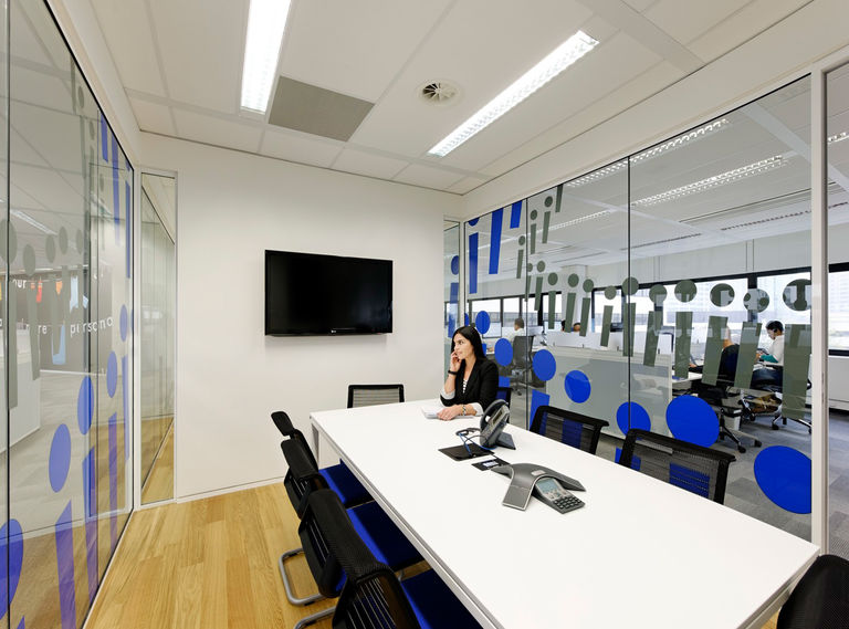 A meeting room in the London office of American Express, designed by Broadway Malyan