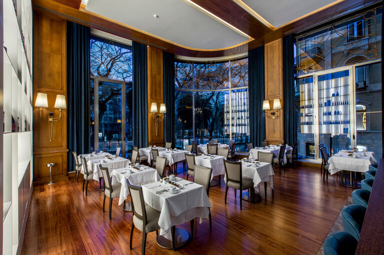 New restaurant at Tivoli Avenida Liberdade hotel in Lisbon, adorned in emperor marble and sucupira wood.