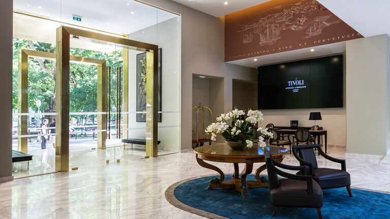 Arrival space at hotel Tivoli Avenida Liberdade in Lisbon, redesigned by Broadway Malyan.